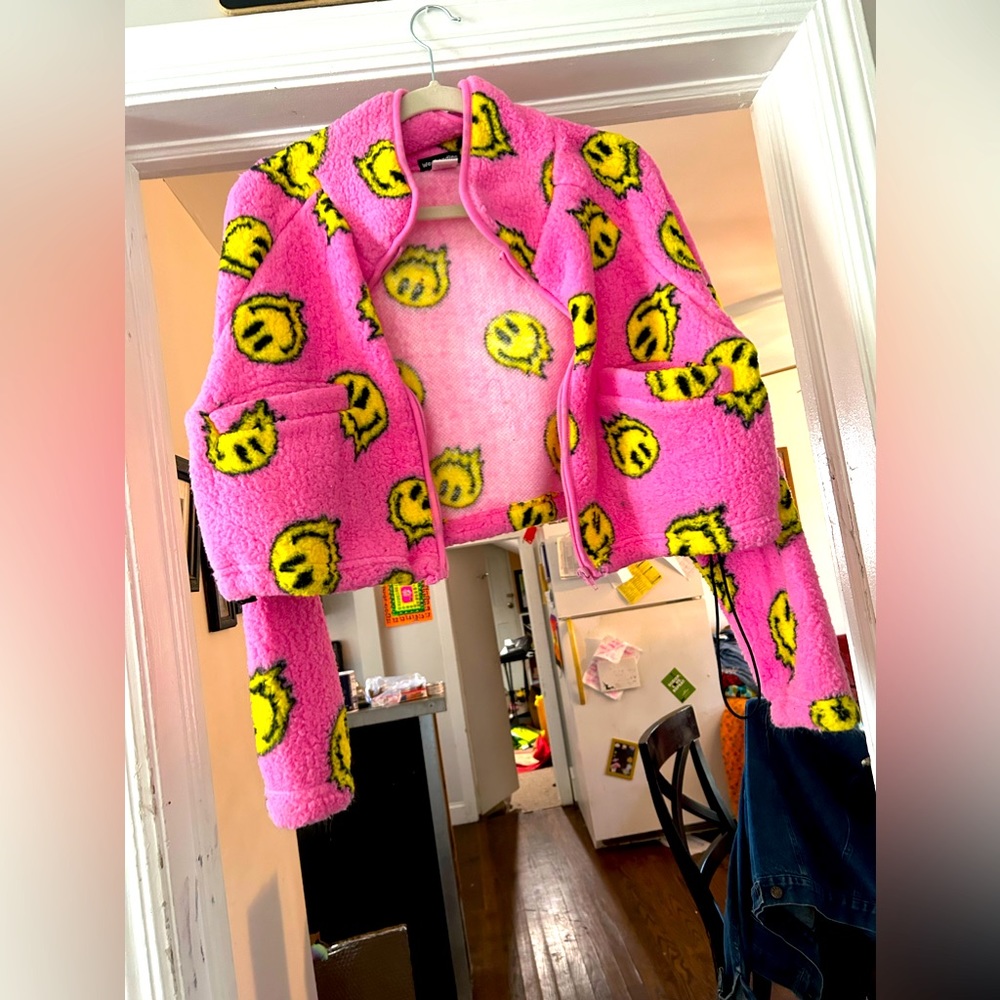 Smiley face cropped fleece jacket